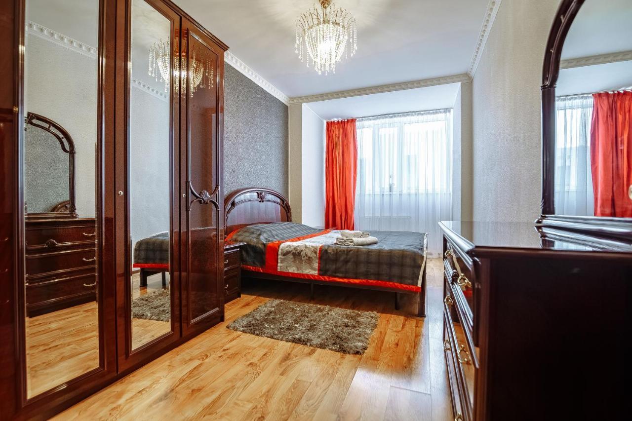 Two bedroom apartment on Syganak street 64-1 Astana Buitenkant foto